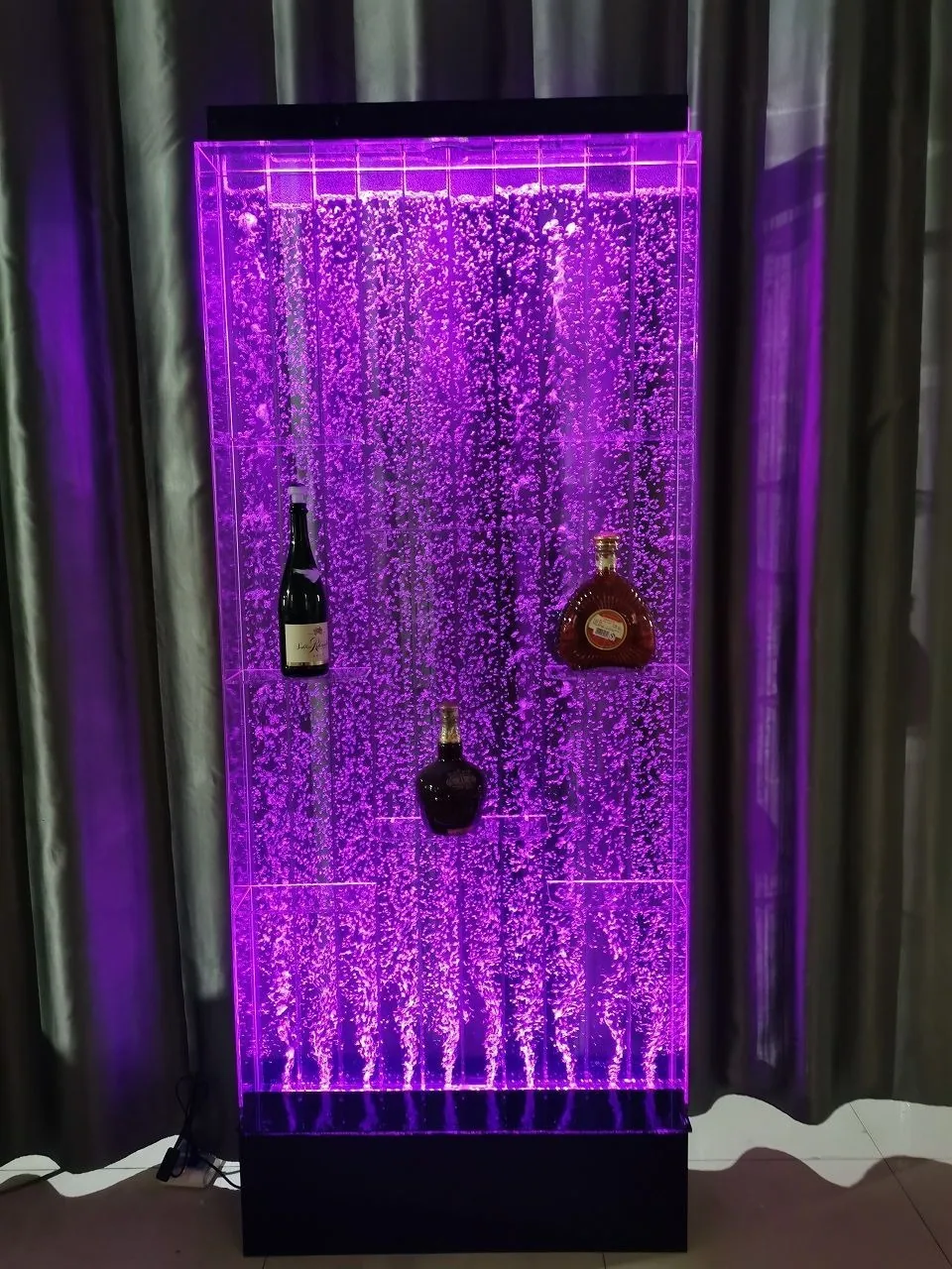 Bubble Water Feature Wall with Wine Rack — Hallway Screen — view 15