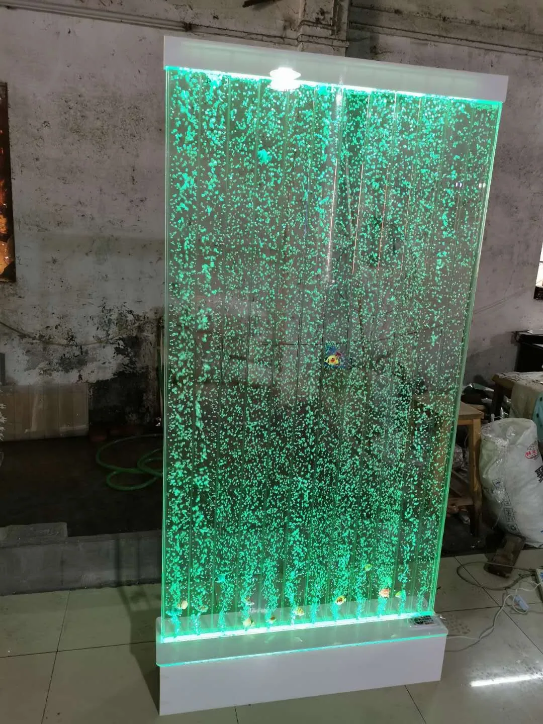 Acrylic Aquarium Screen — Bubble & Water Column — view 12