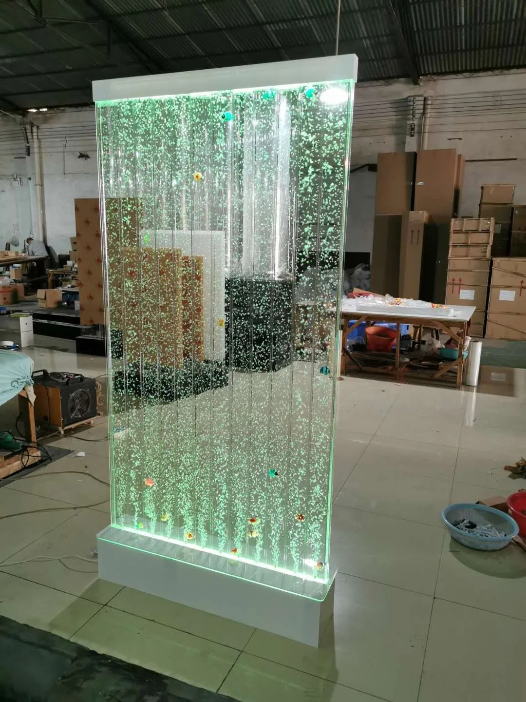Acrylic Aquarium Screen — Bubble & Water Column — view 2